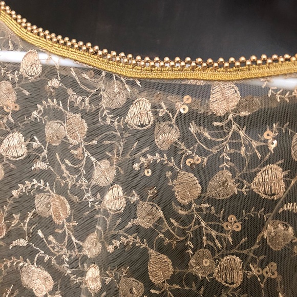 Poncho - Picture 7 of 8